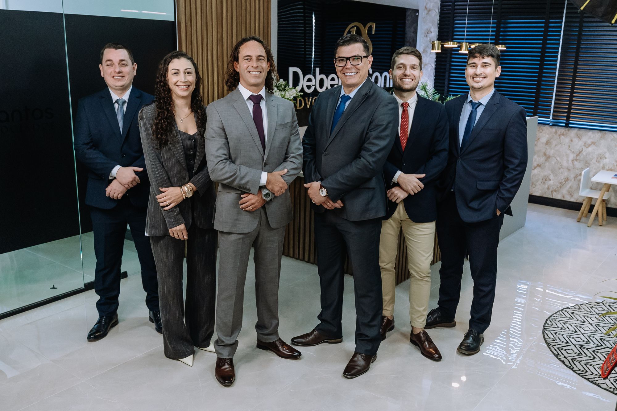 Advogados do escritório Debem e Santos