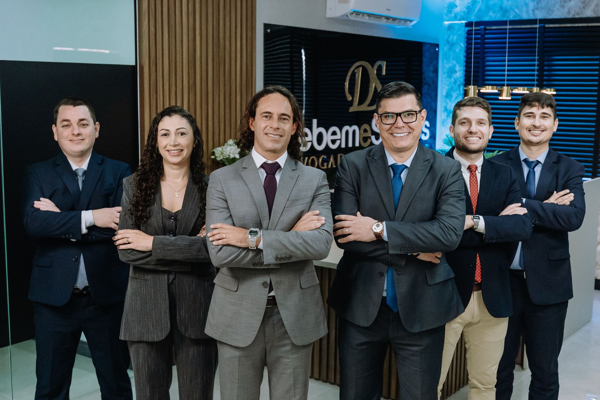 Advogados do escritório Debem e Santos
